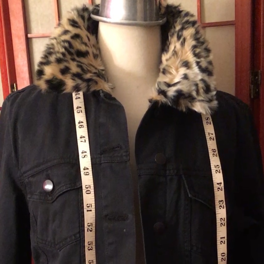 Leopard Interior Jean Jacket - Picture 7 of 8
